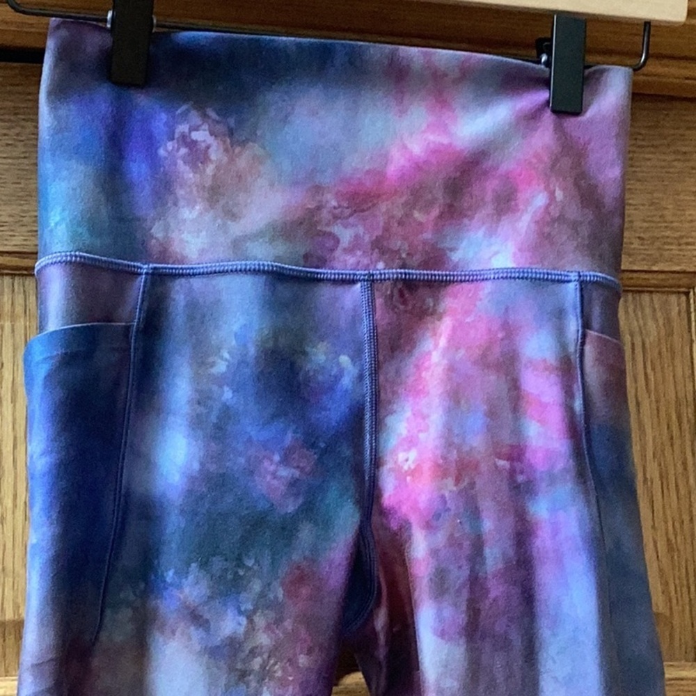 Athleta Salutation Stash Pocket Capri in Supernova - Picture 3 of 11